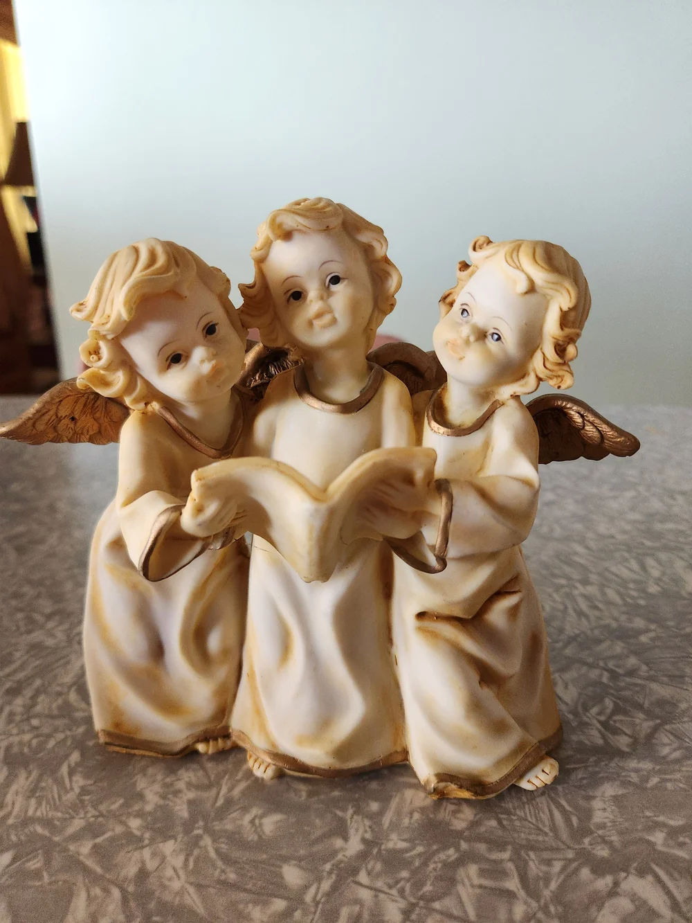 Source Unknown Cream and Gold Angel Carolers Trio Figurine